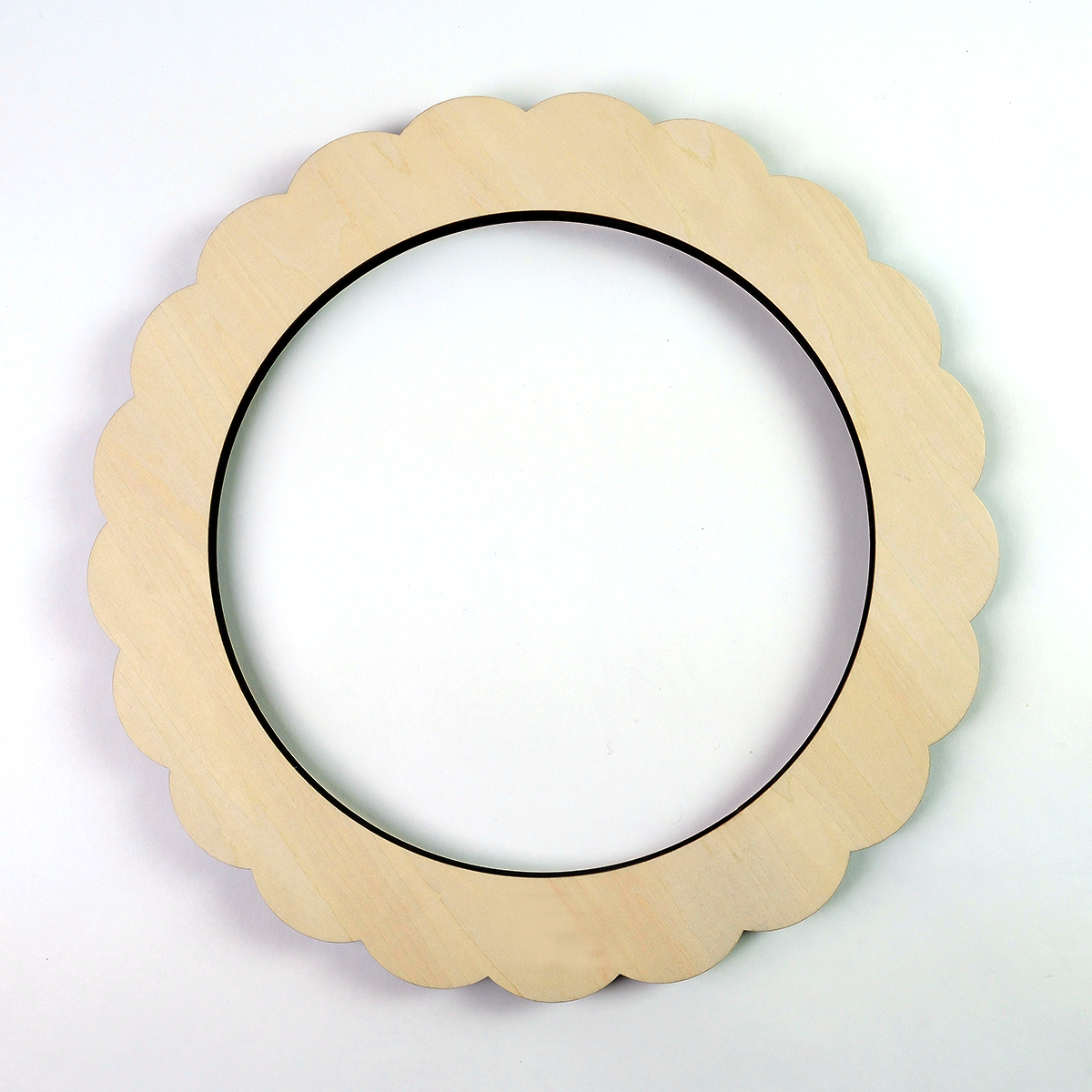 Scallop 11" Round Needlepoint Frame